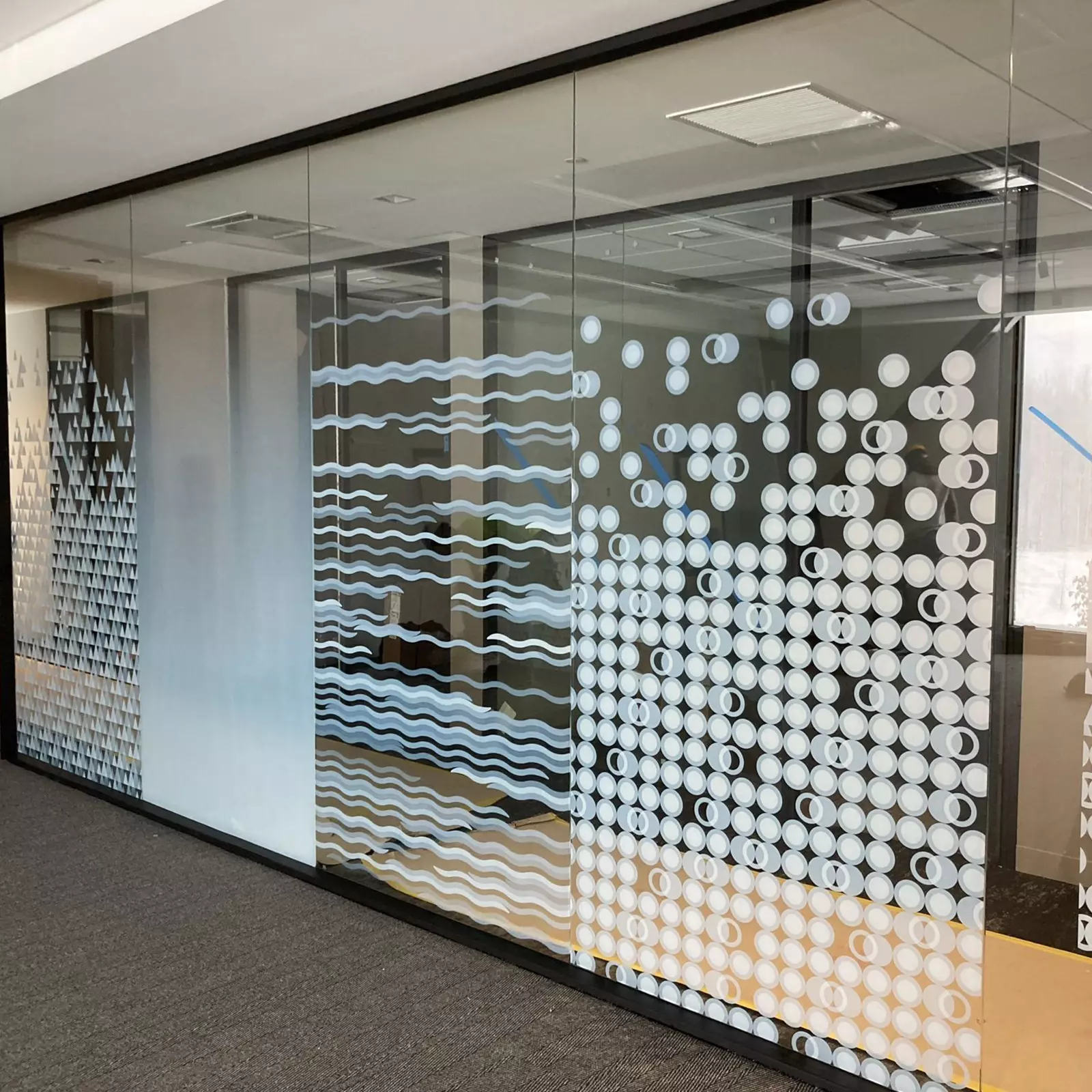Discover premium HP Latex White Ink printed glass films by Mera Wala Print – perfect for partitions, doors, and decorative glass. Vibrant, durable, and custom-designed in Delhi.